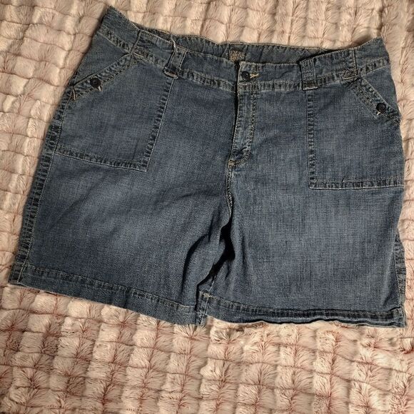 💕RIDERS BY LEE DENIM WOMENS JEAN SHORTS SIZE 24W. - Picture 1 of 5